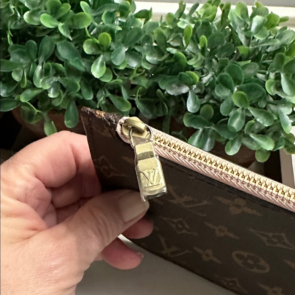 Nwots Authentic Louis Vuitton Neverful Large Pouch Clutch - Picture 3 of 9